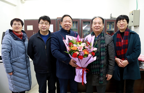 首页 新闻焦点       陈玉林一行走访慰问了马锋旺,花保祯,王华