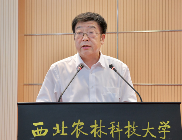 3、校长吴普特讲话--支勇平摄影.JPG