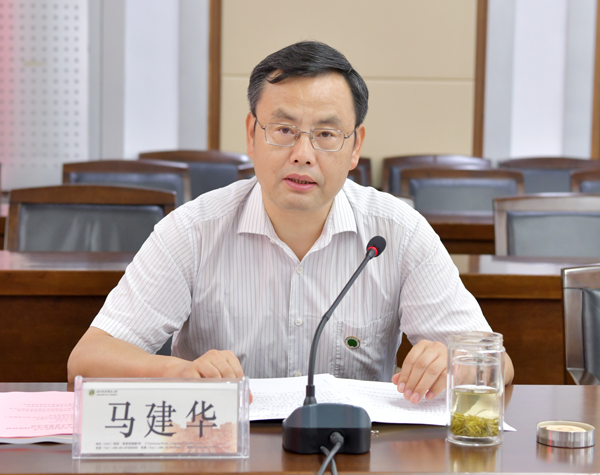 3、副校长马建华主持开班典礼--支勇平摄影.JPG