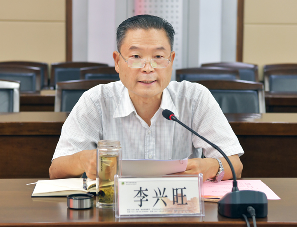 2、校党委书记李兴旺讲话--支勇平摄影.JPG