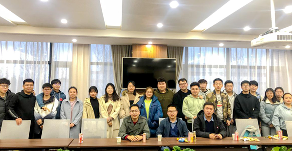 班会合影_副本.png