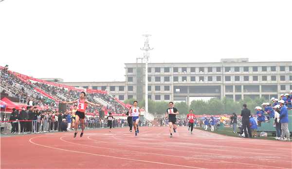 奔跑 (2)  韦玉珊(1).jpg