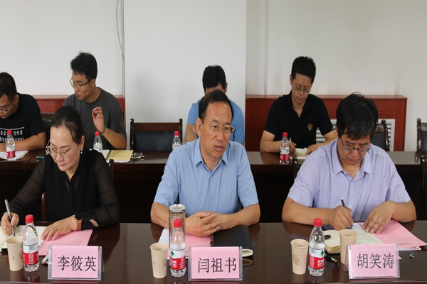 闫书记致欢迎词并介绍学校发展概况1_副本.jpg