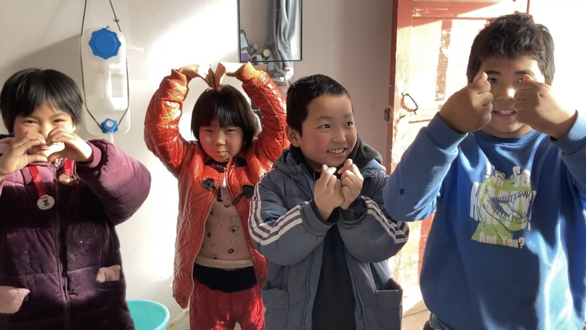 录制疫情加油视频片段截取.jpg