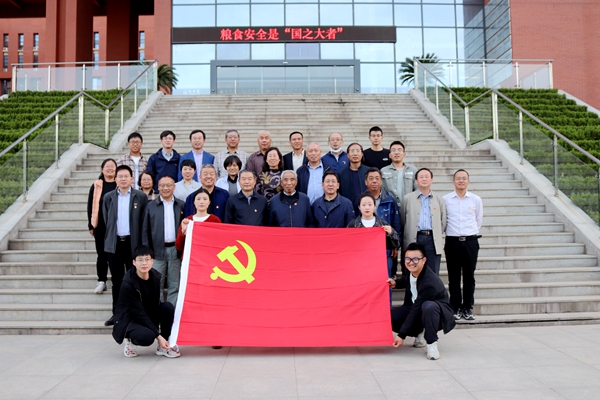 合影_副本.jpg