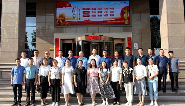 与会专家合影_副本.jpg