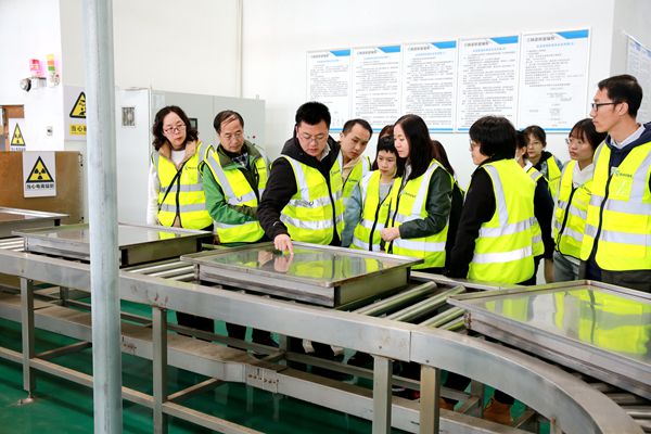 食品科学与工程学院师生在杨凌核盛参观_副本.jpg