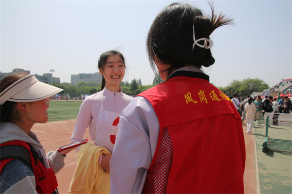杨茗茜赛后接受采访.jpg