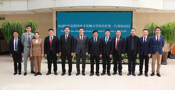 吴普特校长与沙卡里姆大学杜曼校长一行合影_副本.jpg