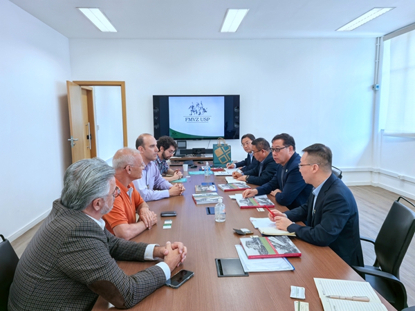 3 圣保罗大学座谈交流_副本.jpg