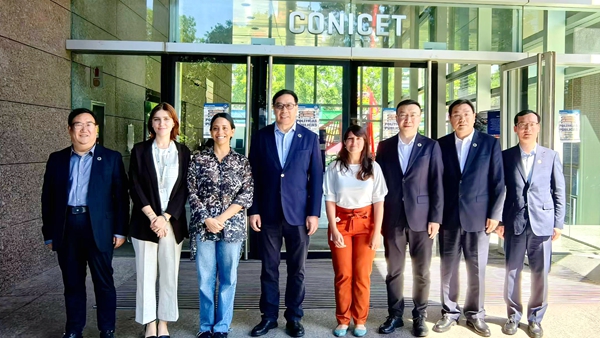 14 访问阿根廷国家科学与技术研究理事会_副本.jpg