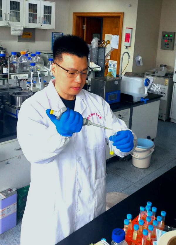 黄泽清正在攻读我校食品科学与工程专业博士 (1).png