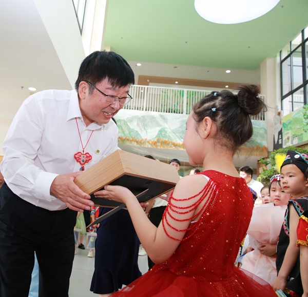 13谢谢你送我小礼物_副本.jpg