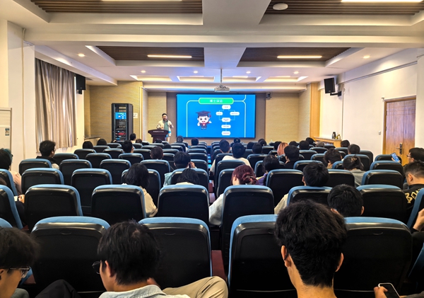 “留学赋能职业路，升学筑梦向未来”就业大学堂_副本.jpg